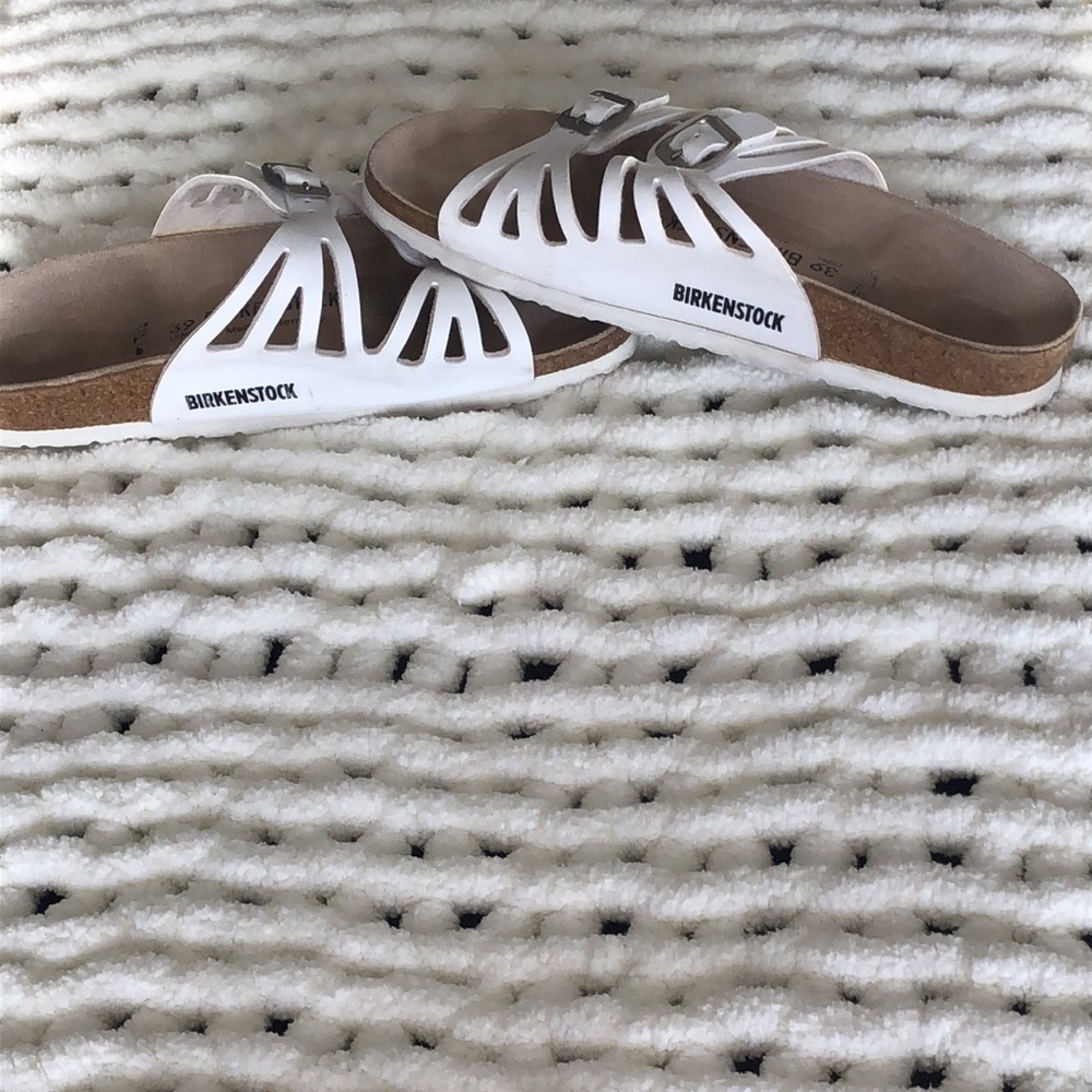 Birkenstock leather Grenada sandals. Size 8. EU 39. White, Like new condition.‎